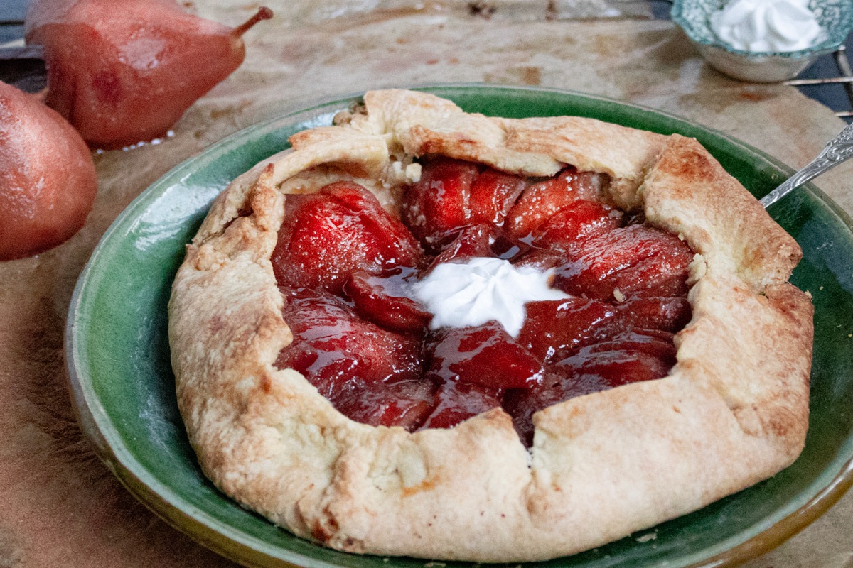 Nagerecht: galette met seizoensfruit, dit keer met de winterse variant met stoofpeertjes.